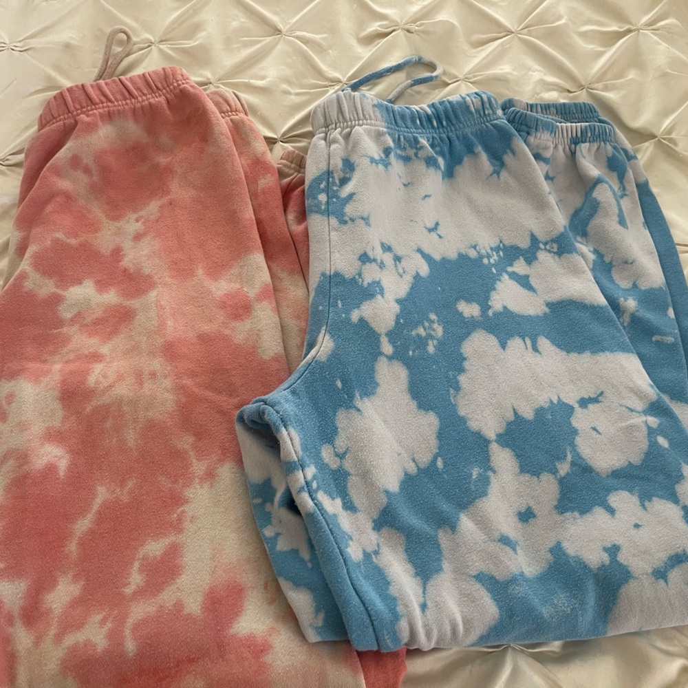 Cute comfy tie-dye sweatpants from Urban Outfitters